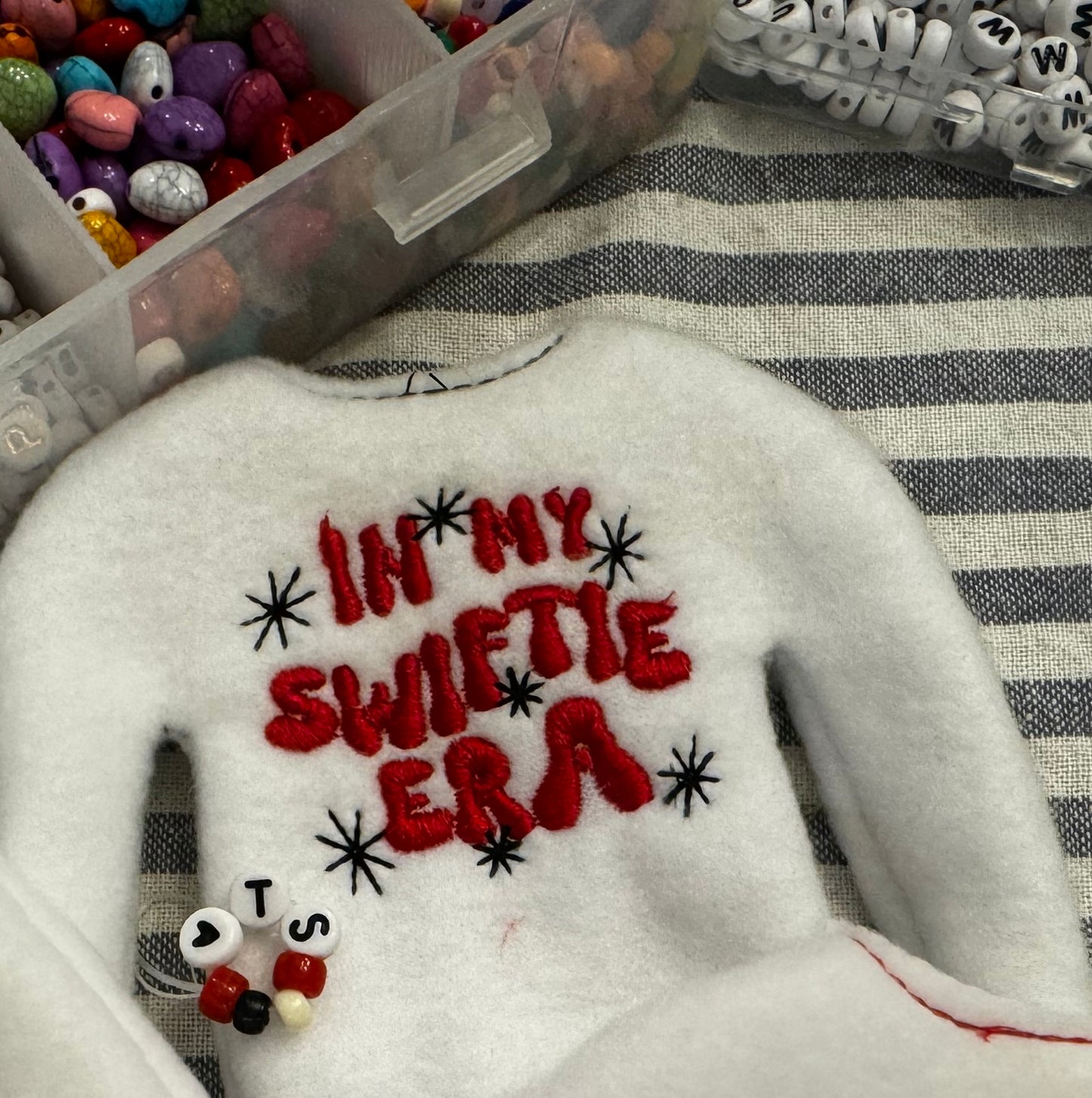 Elf Sweater- Ts Era & bracelet