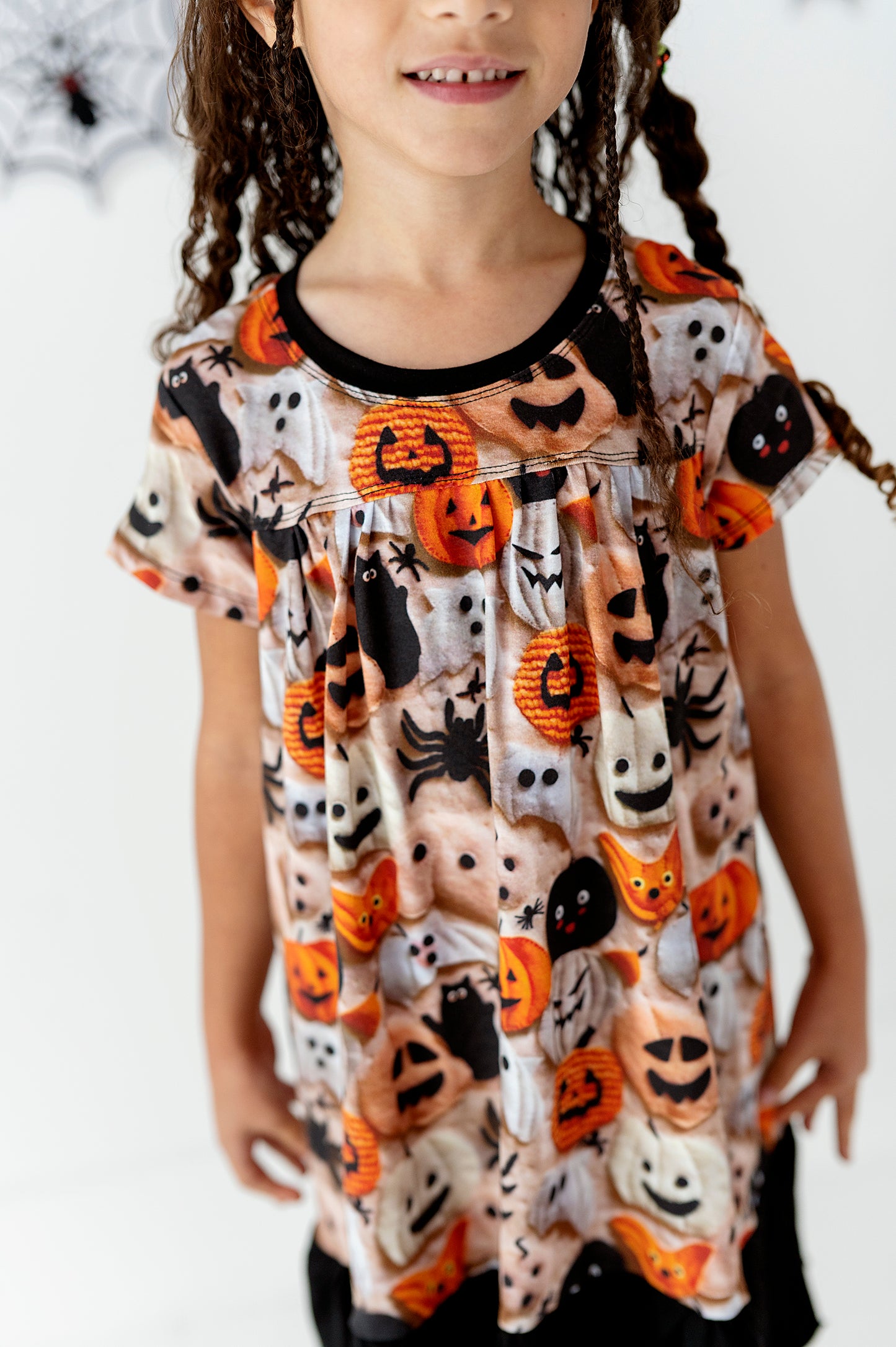 Single Ruffle Nightgown- Feltie Ghosts