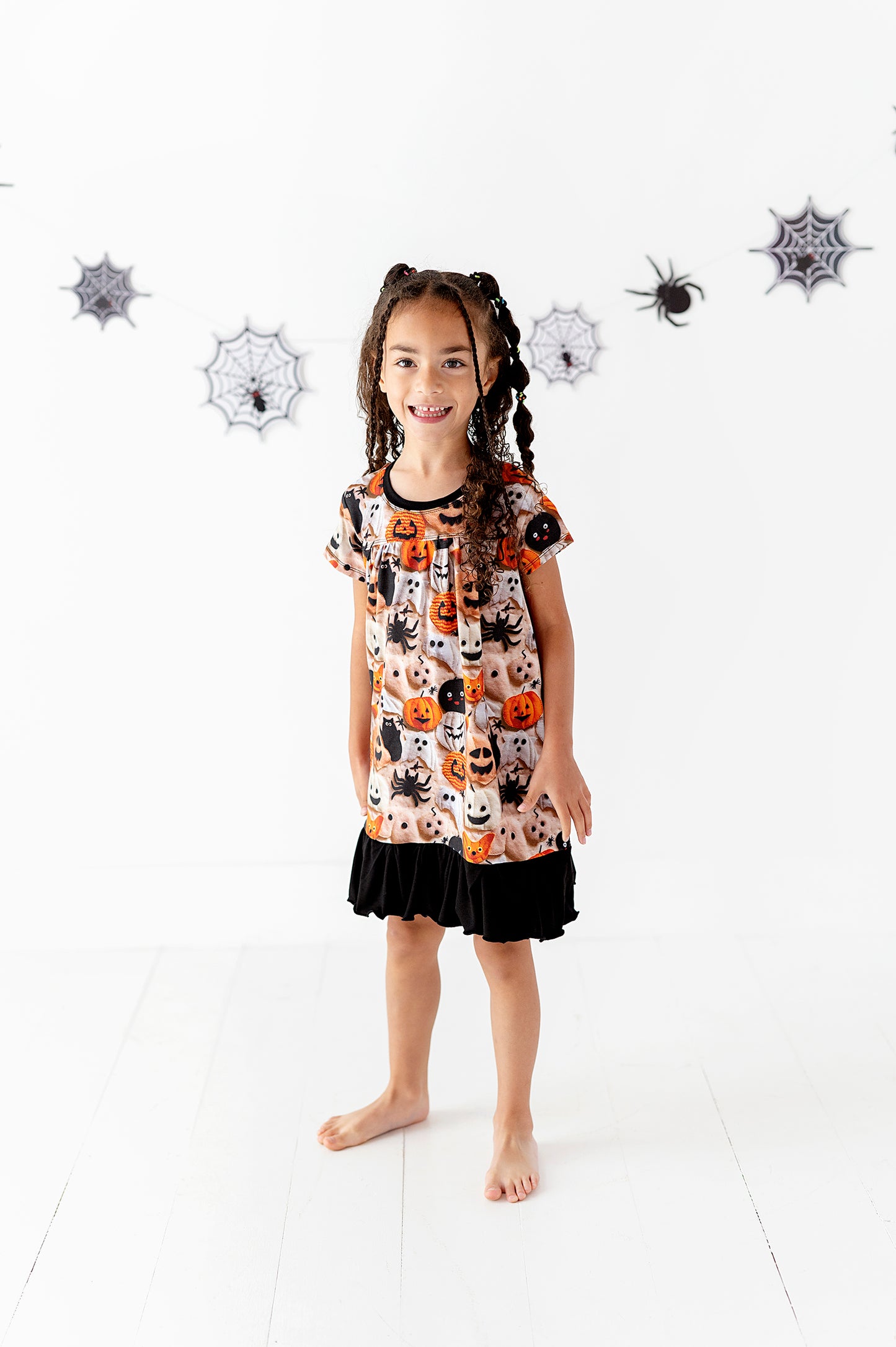 Single Ruffle Nightgown- Feltie Ghosts