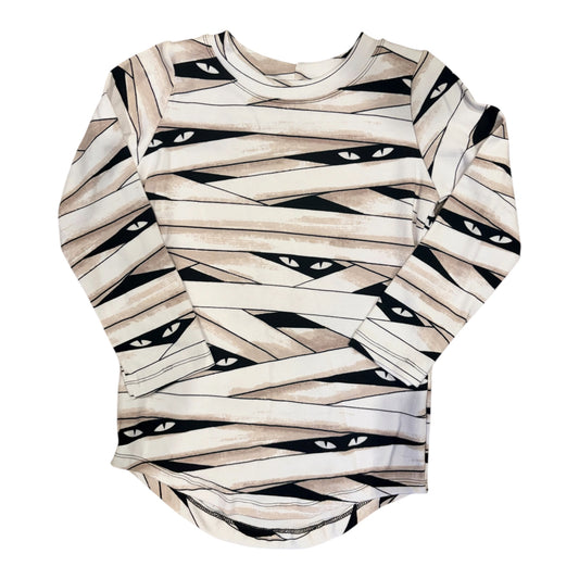 Curves Hem Tee- Glowing Eyes